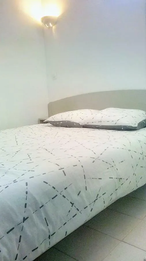 Appartement De La Residence Du Golfe 0*, גולף-ז'ואן